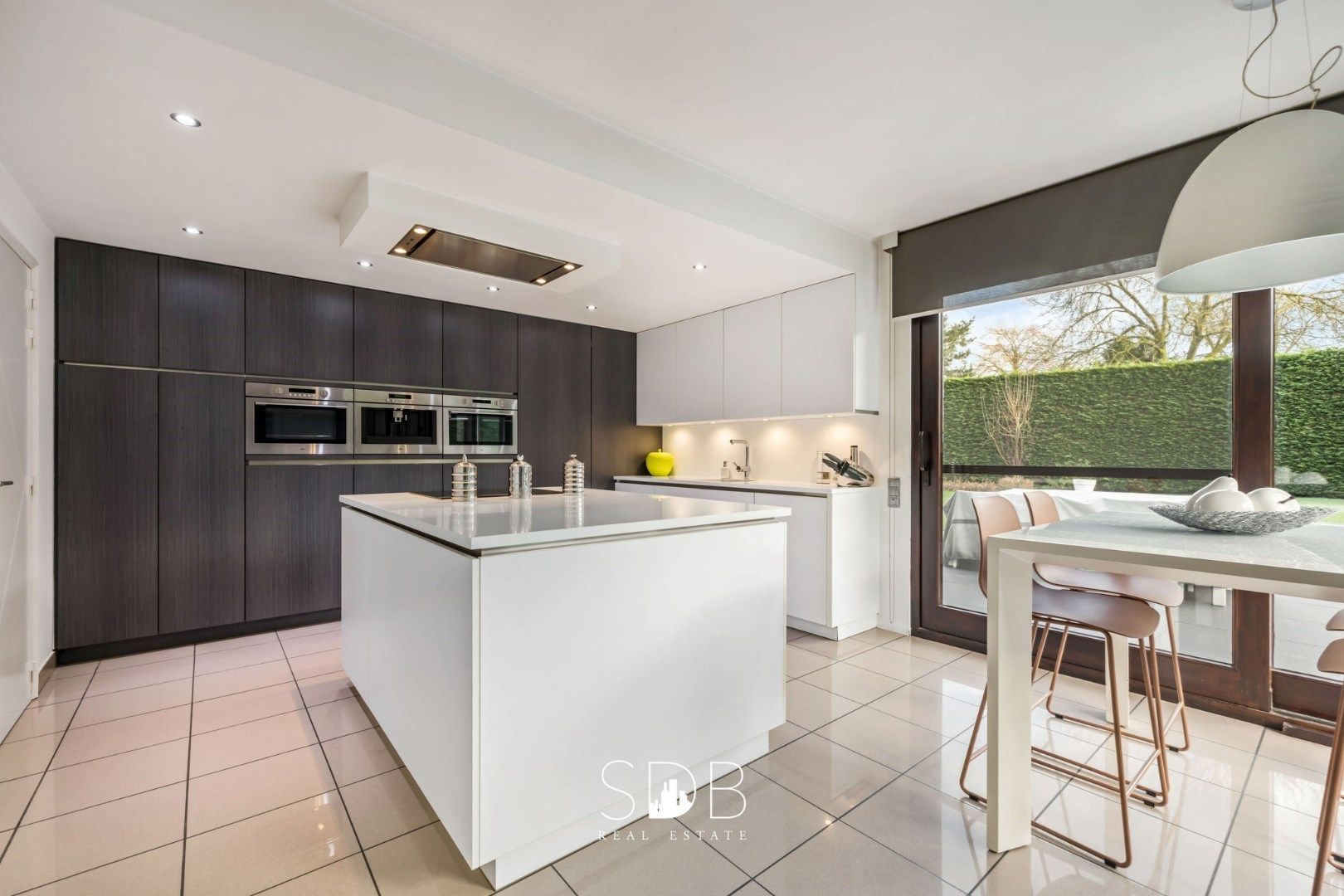 Woning + appartement en handelsruimte op 2.135m² foto 12