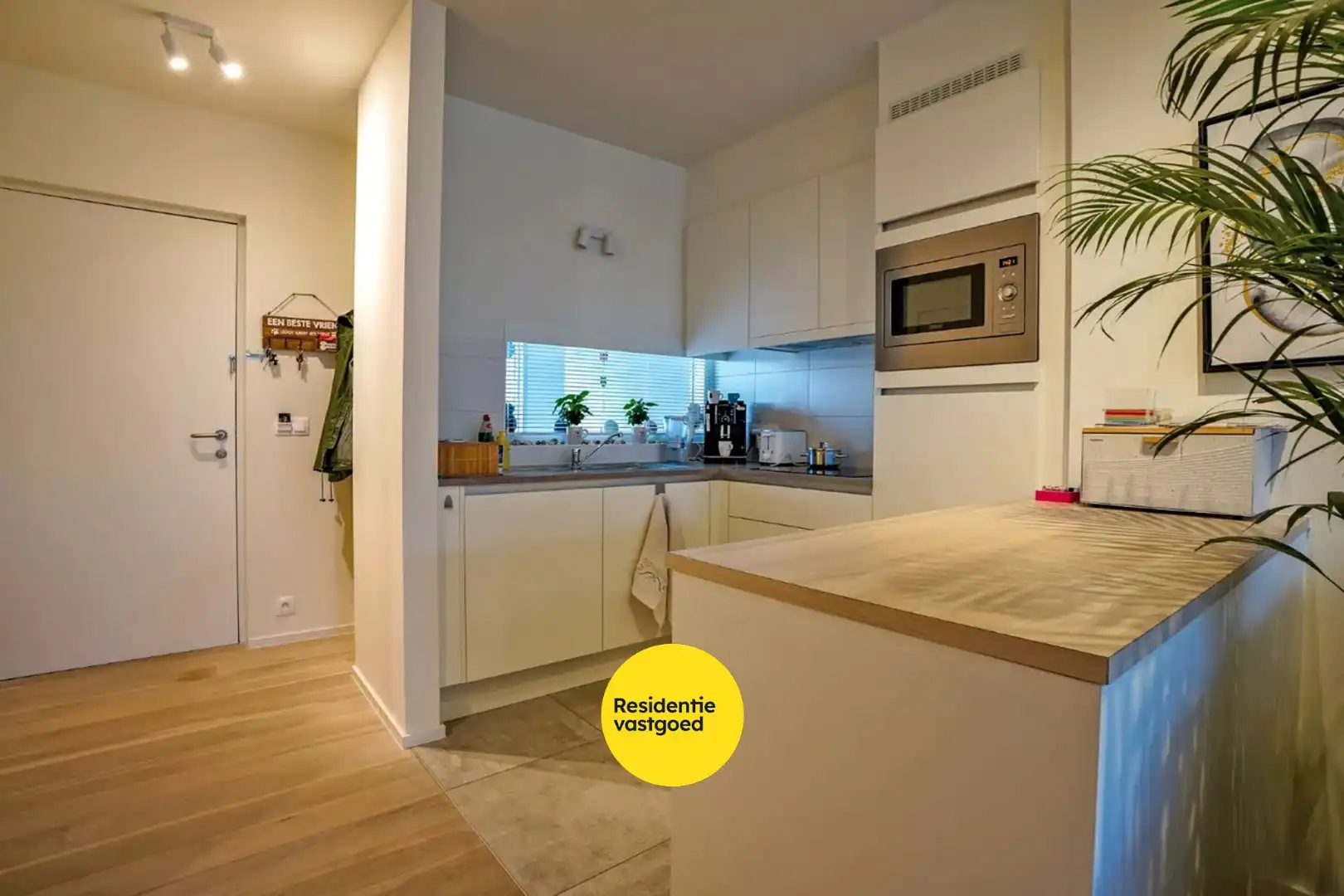 Prachtig 1-slaapkamerappartement met ruim terras (serviceflat) in Residentie Beukenhof, uniek wonen in de dorpskern van Oostduinkerke.  foto 3