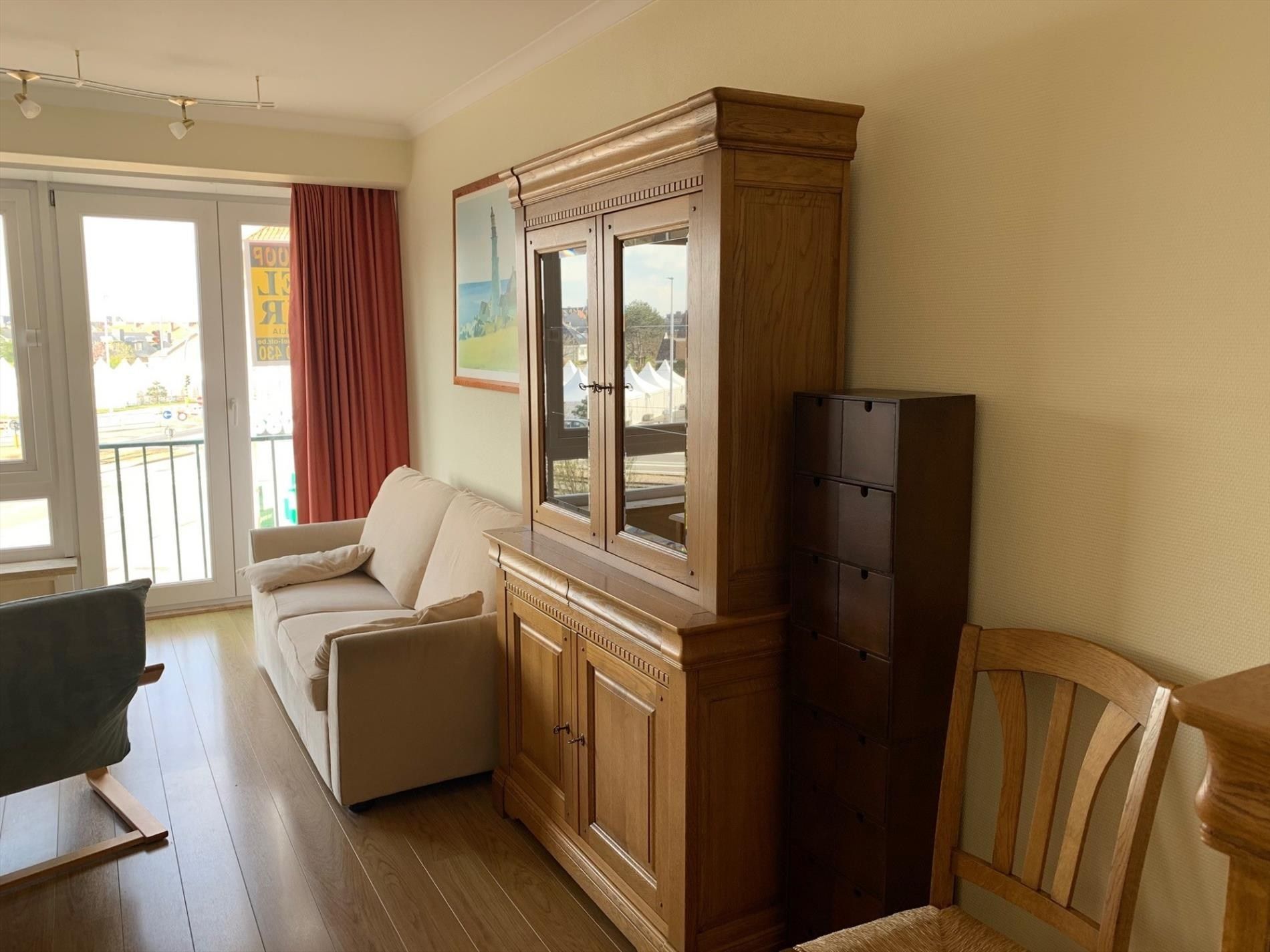 Gemeubeld appartement op de tweede verdieping, vlak aan zee foto 4