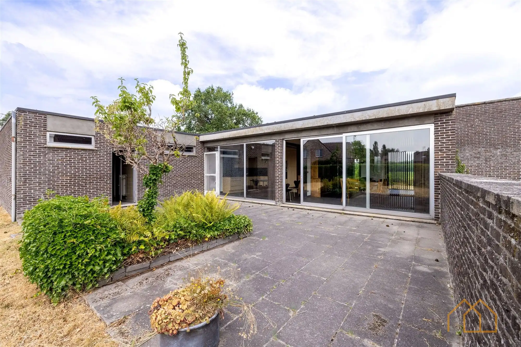 Laagbouw op 15are in groene omgeving foto 31