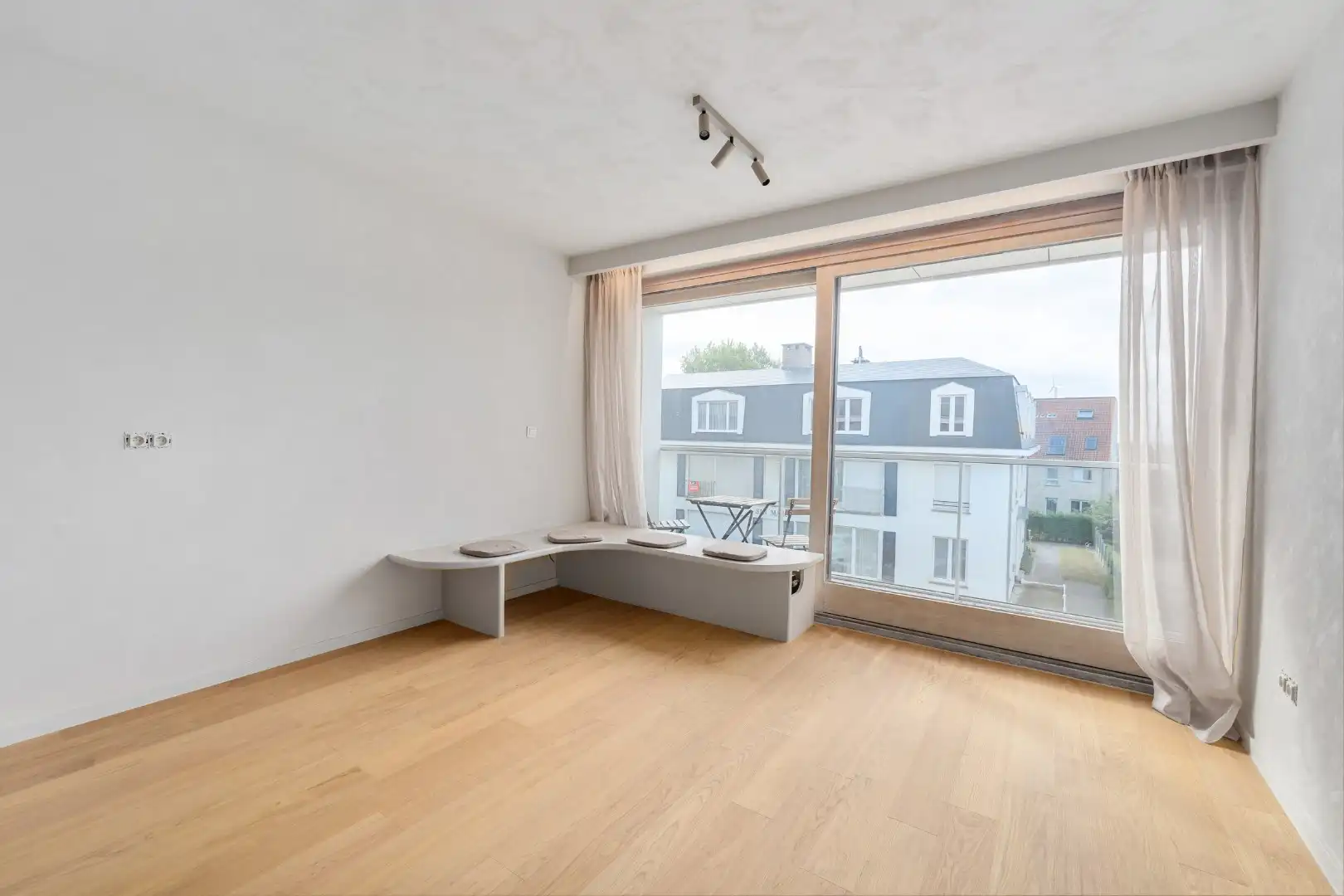 Stijlvol vernieuwd 1-slaapkamerappartement in residentie Sombrero foto 4
