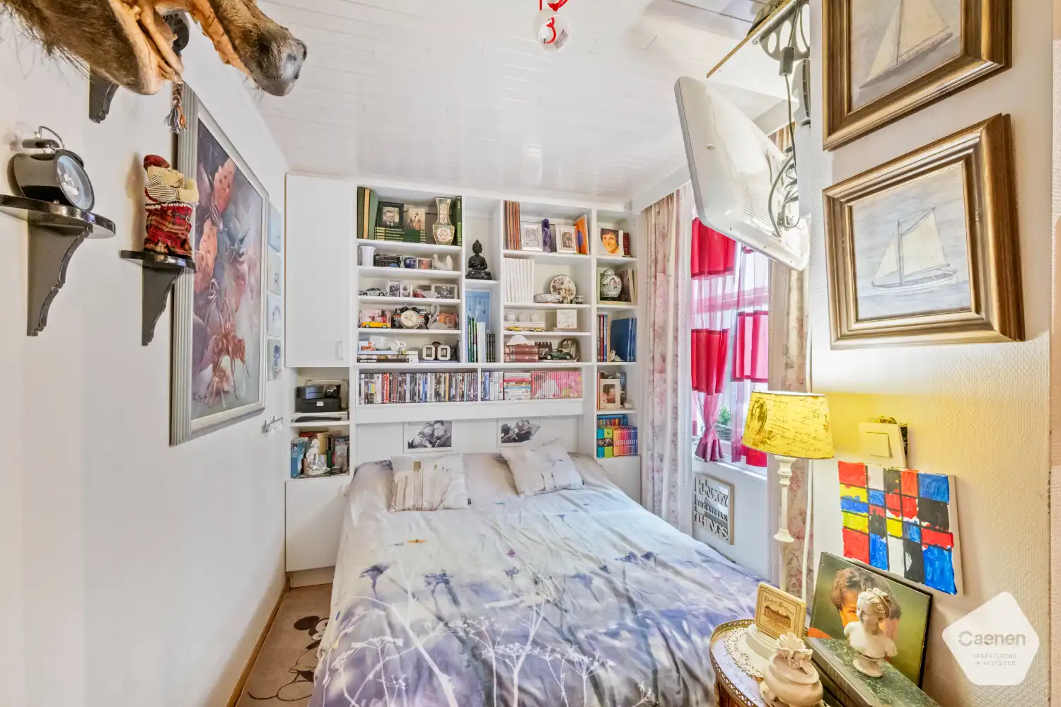 Op te frissen centraal gelegen 2 slaapkamer appartement foto 13