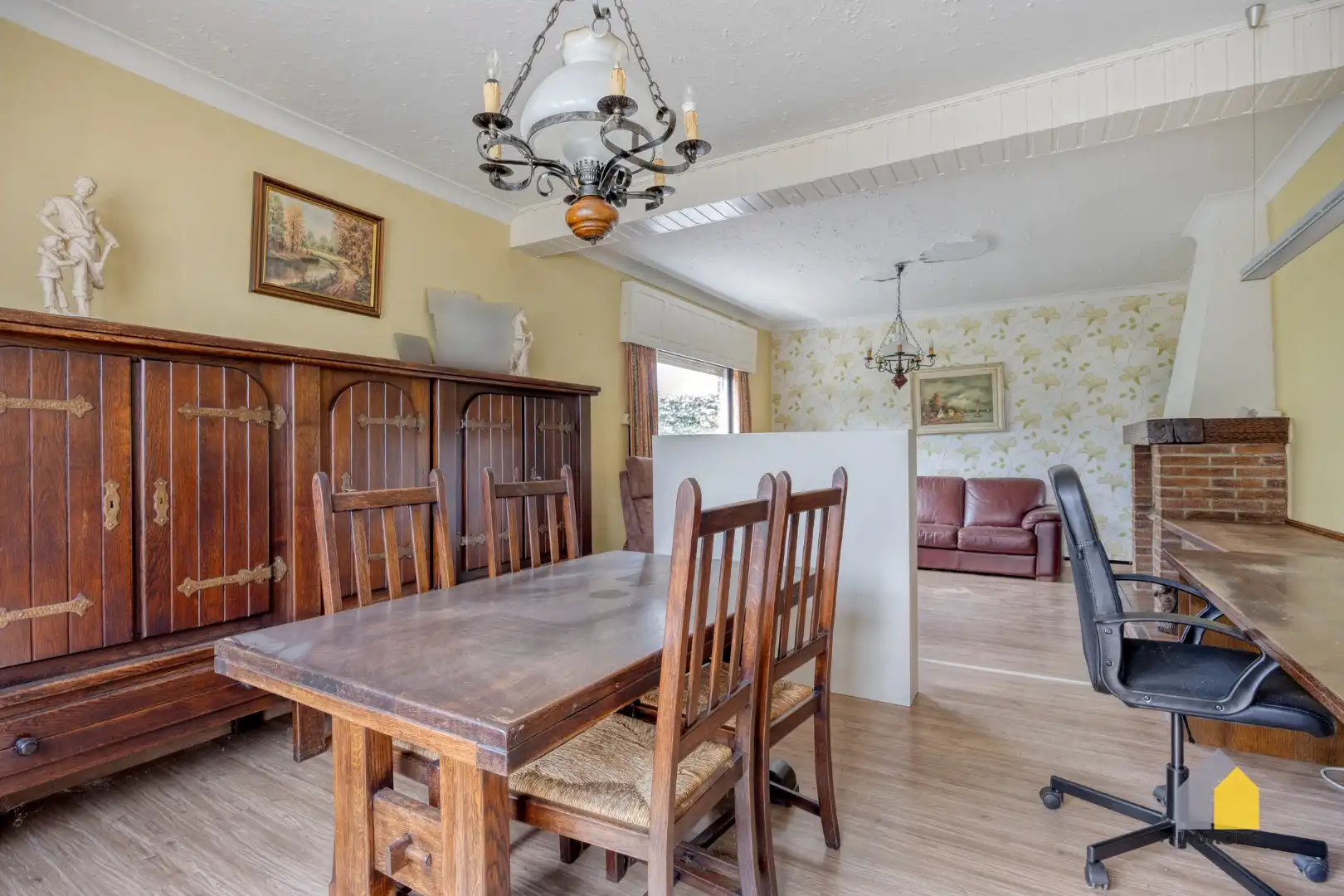 Te renoveren woning met 3 slpks op een perceel van 6 a 44 ca. foto 8