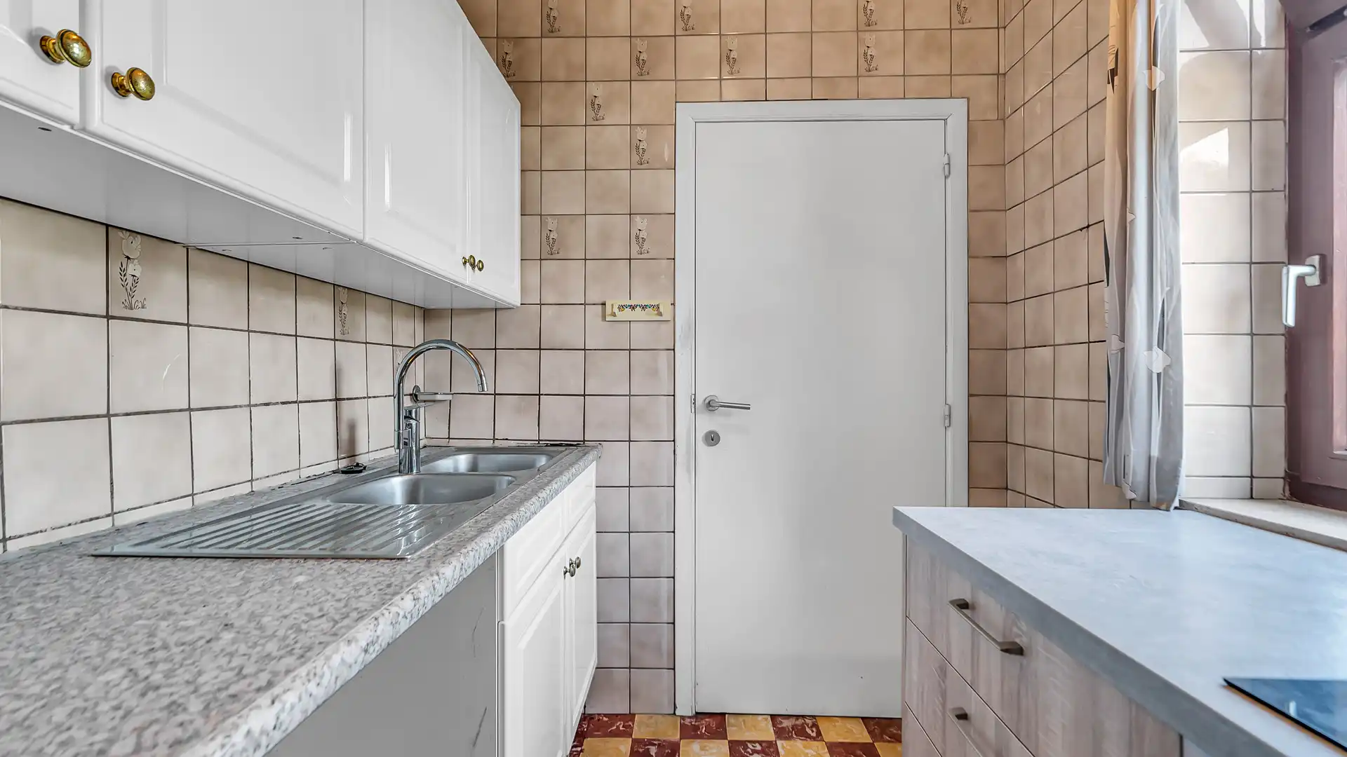 Te renoveren woning (H.O.B.) met 3 slpkrs te Genk foto 7