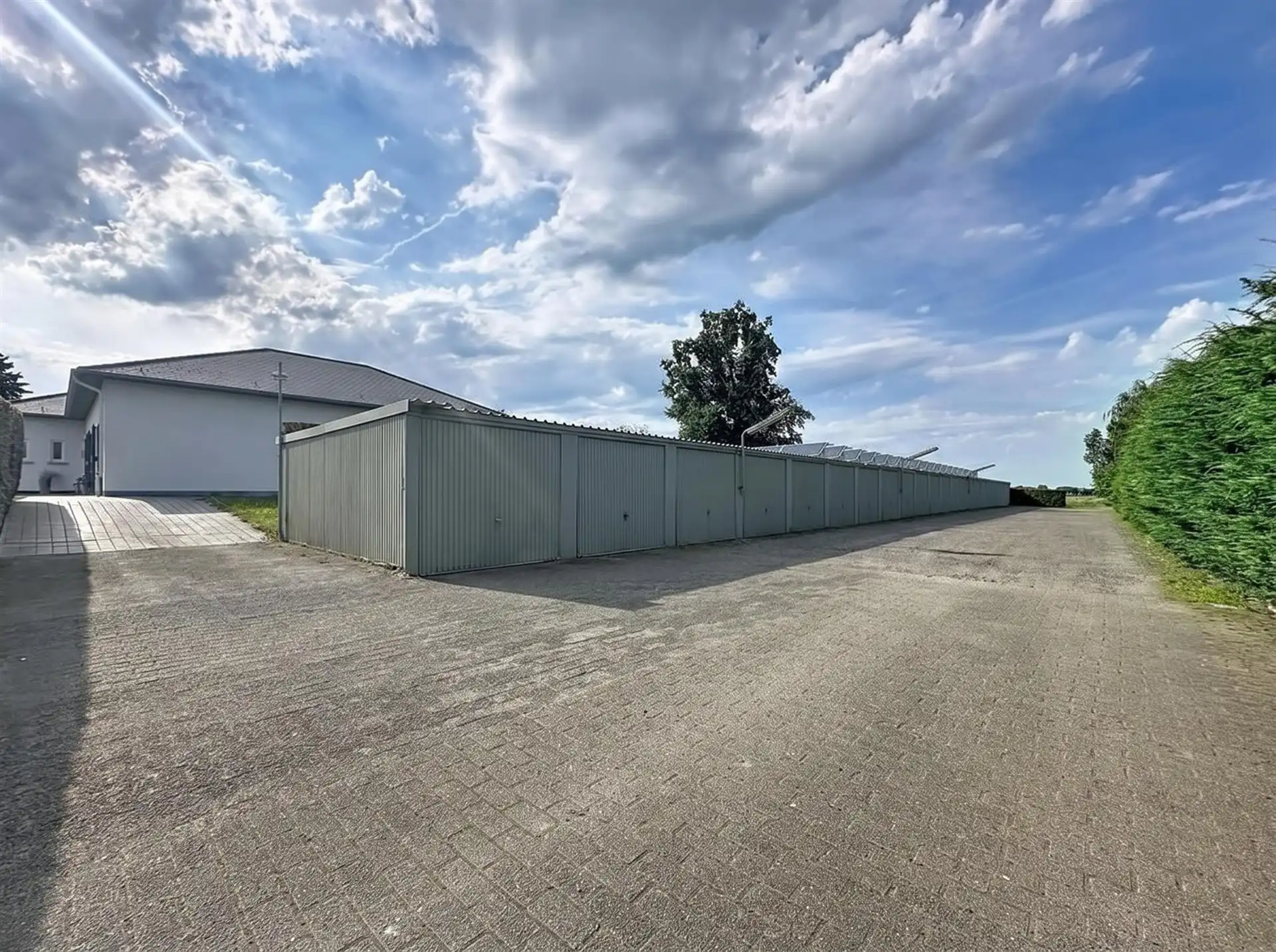 Prachtige open bebouwing met 4 slaapkamers op perceel van 4500m² in Sint-Niklaas. foto 26