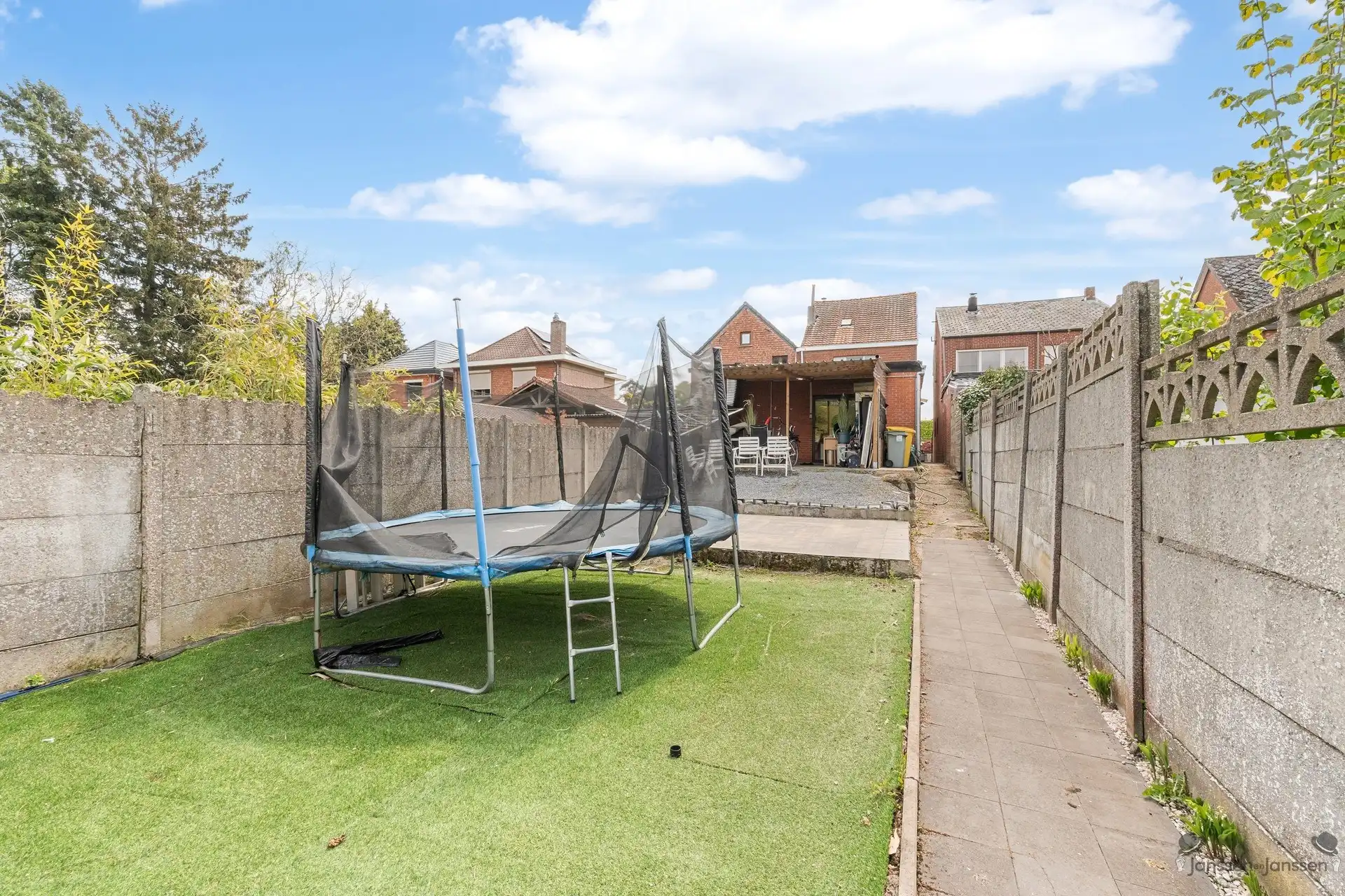 Instapklare gezinswoning met ruimte, comfort en een prachtige tuin in Mol foto 16