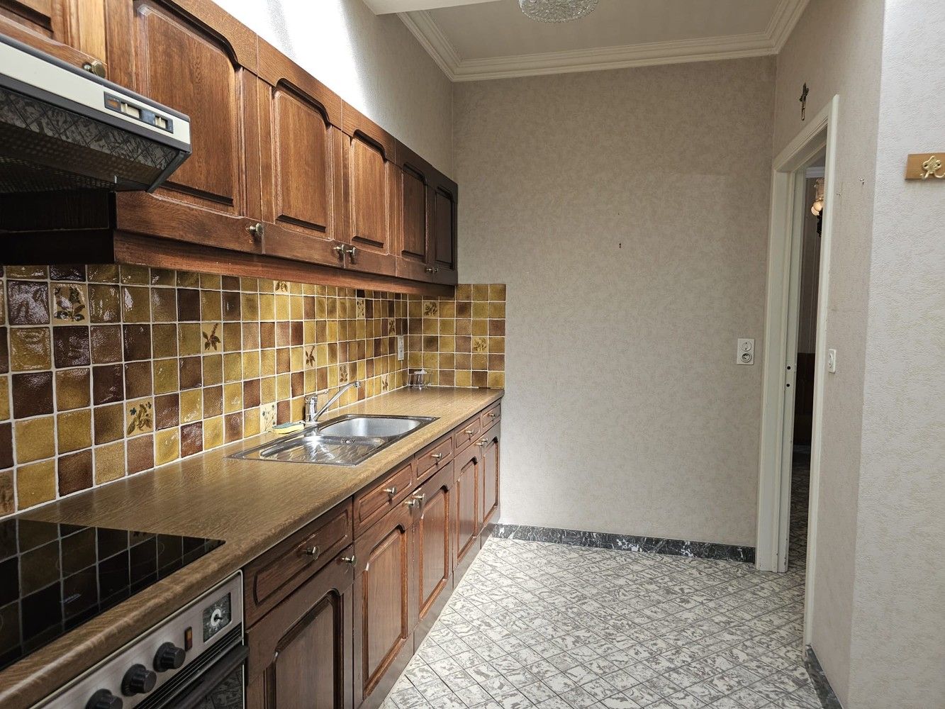 Karaktervolle driegevelwoning met tuin en garage foto 16