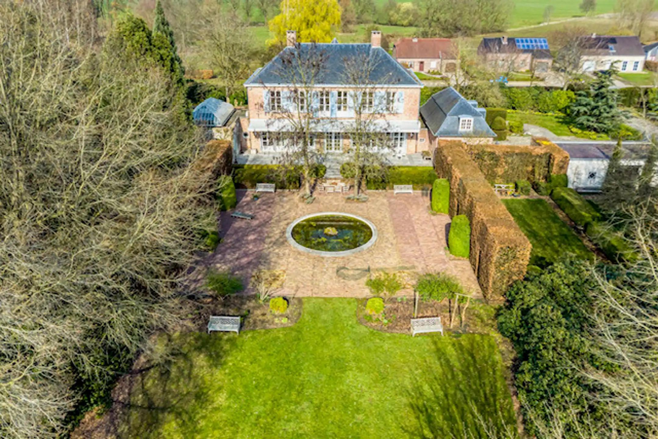 GEEL - Stijlvolle villa met parktuin foto 11