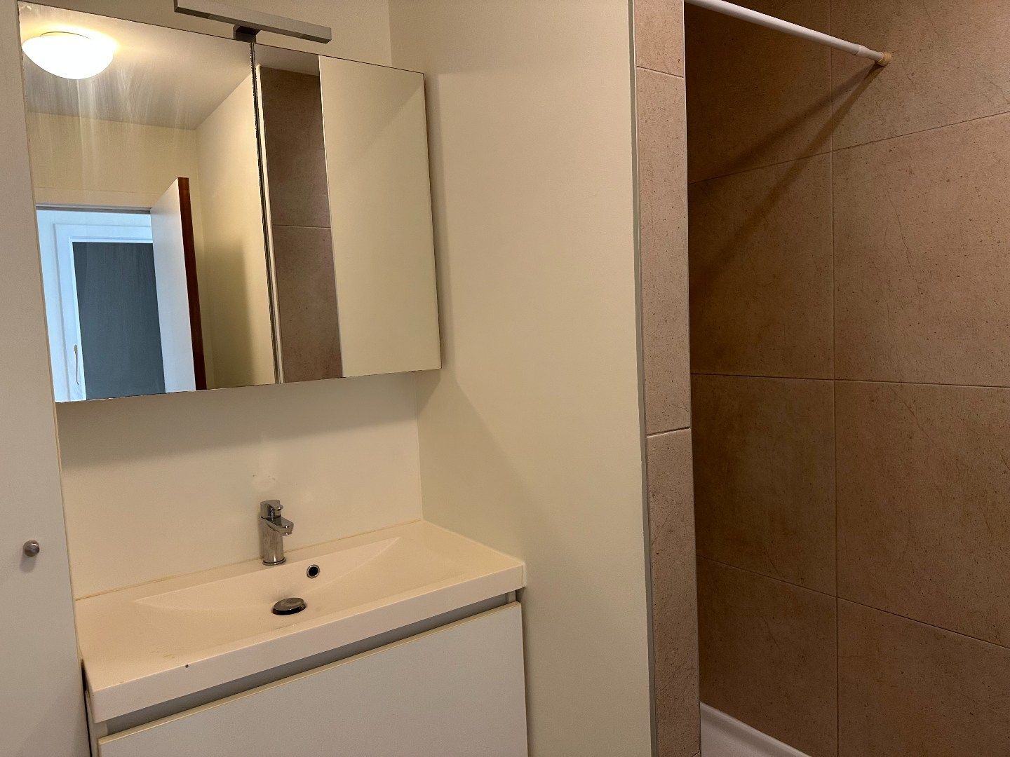 Ruim duplexappartement vlak bij het centrum van Roeselare foto 10