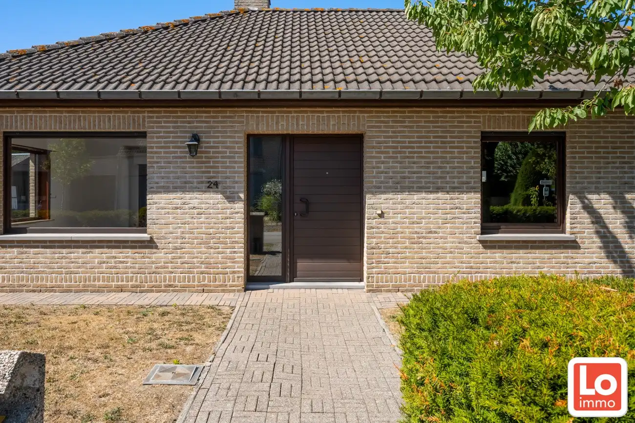 Gelijkvloerse open woning met dubbele inpandige garage en zonnige tuin op een toplocatie nabij het centrum van Lochristi! foto 20