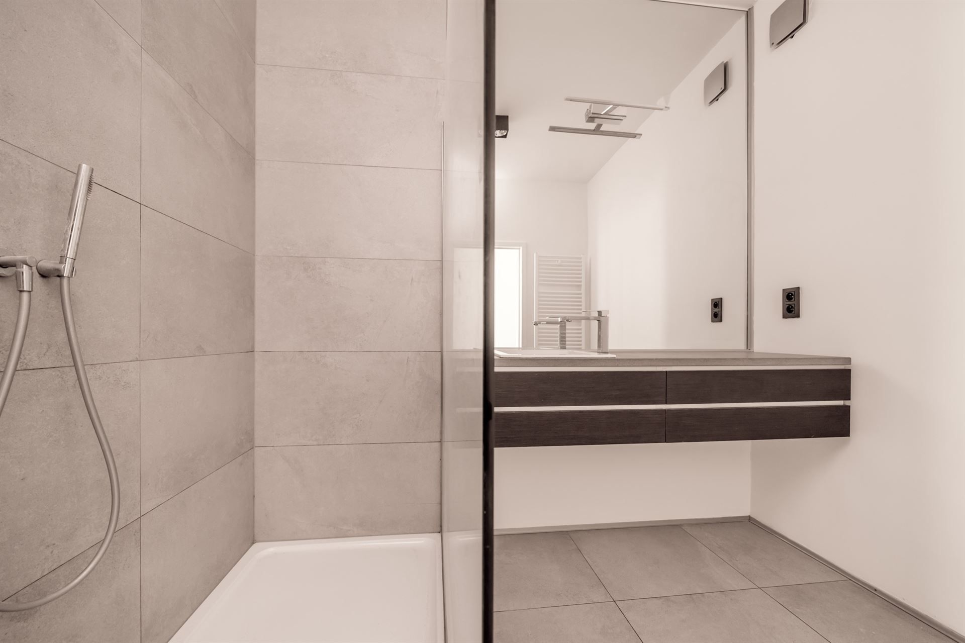 MODERN APPARTEMENT OP TOP LOCATIE foto 8