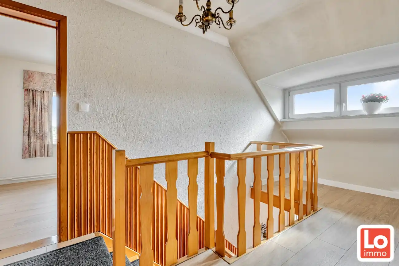 Woning met magazijn/garage (+/-100m²) op een topligging dicht bij centrum foto 10