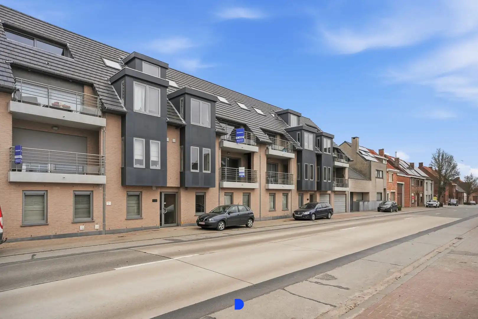 Zeer ruim dakappartement met leuke indeling foto {{pictureIndex}}