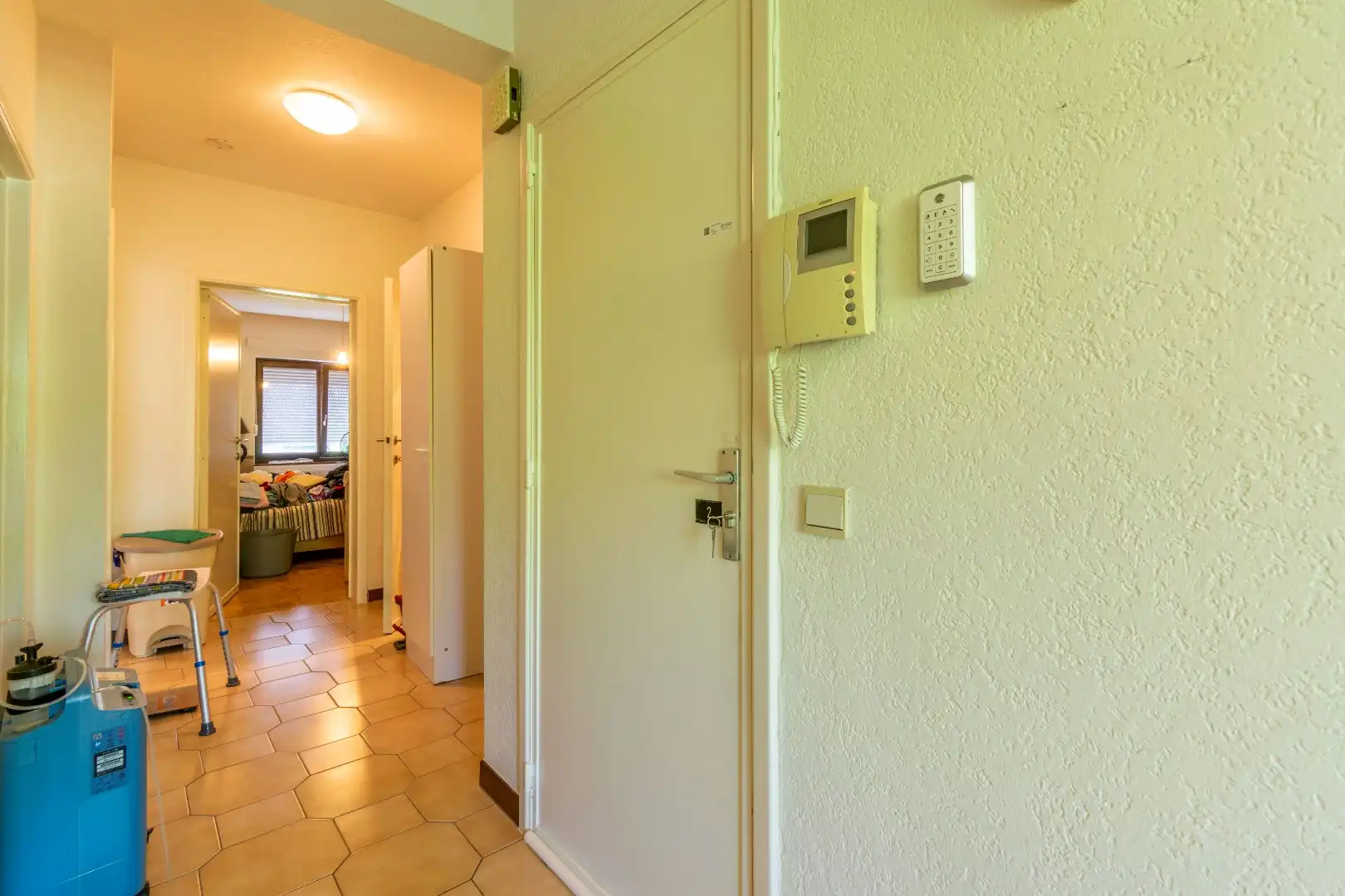 Een opbrengsteigendom bestaande uit 2 appartementen,  garage en tuin.  foto 15