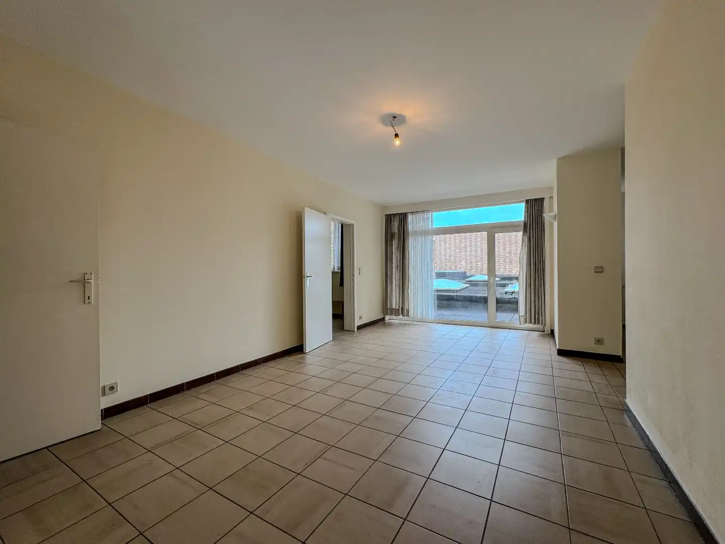Centraal gelegen appartement met 2 slaapkamers. foto 6