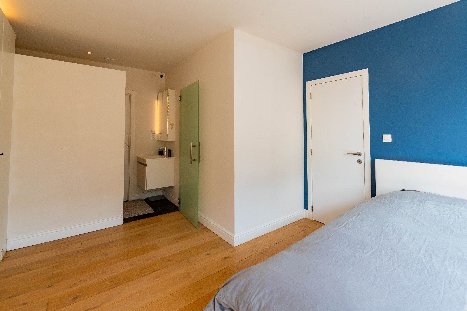 Prachtig gemeubeld appartement met autostaanplaats foto 10