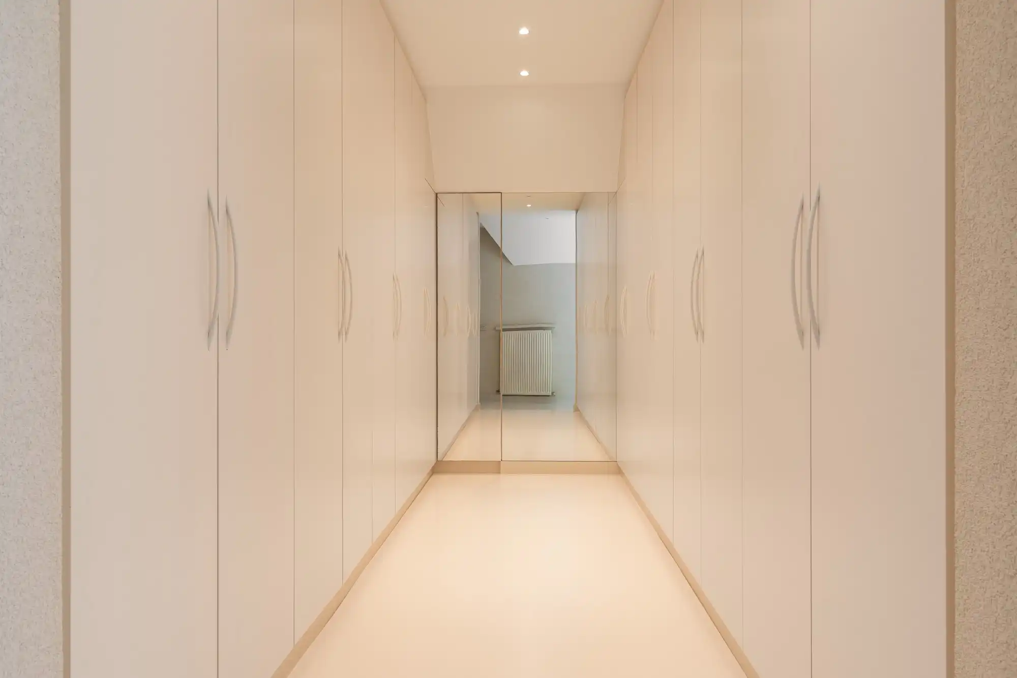 Rustig gelegen vernieuwde villa foto 24