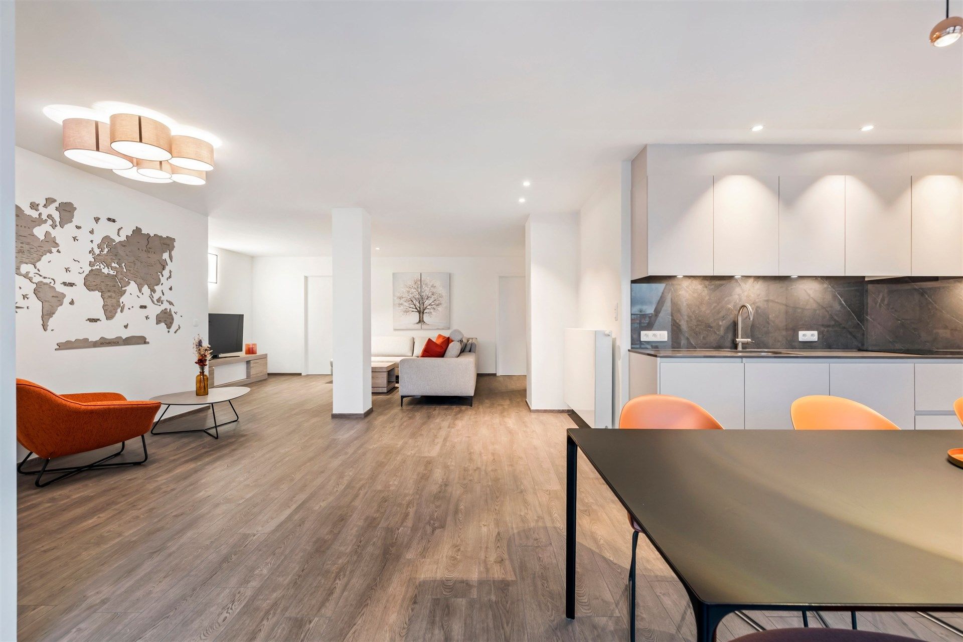 Uitzonderlijk ruim duplex appartement met loft allures te Sint-Niklaas foto 3