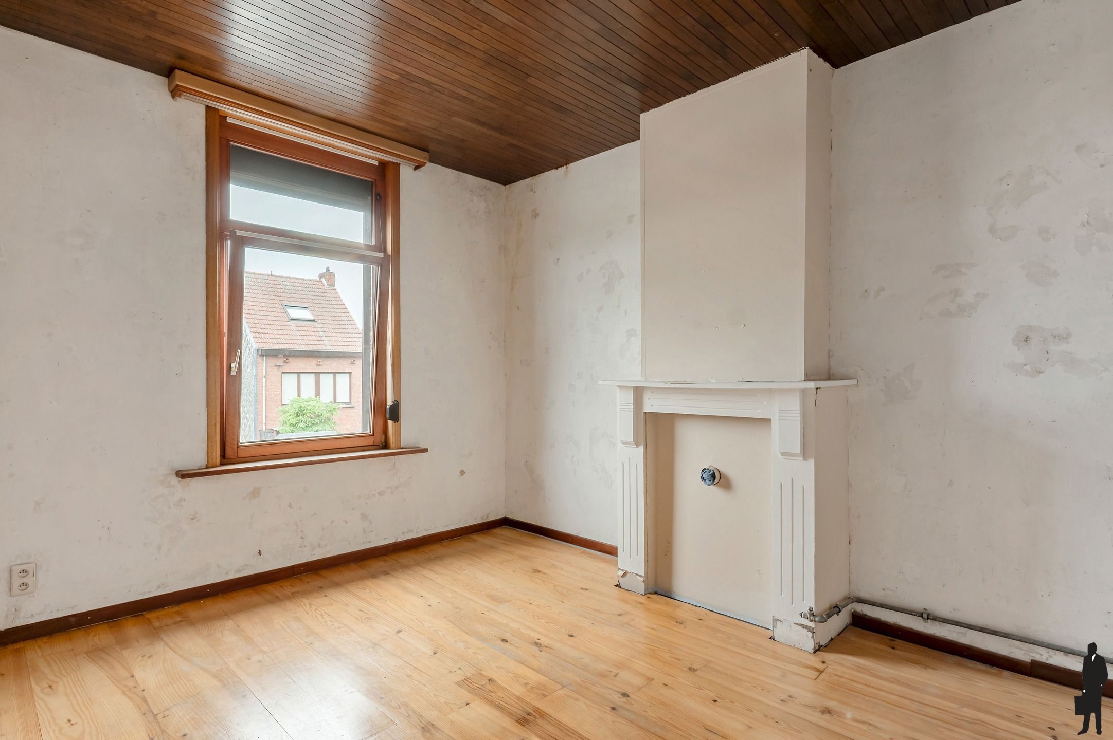 Ruime woning met 3 SLPK en koer in het centrum foto 9