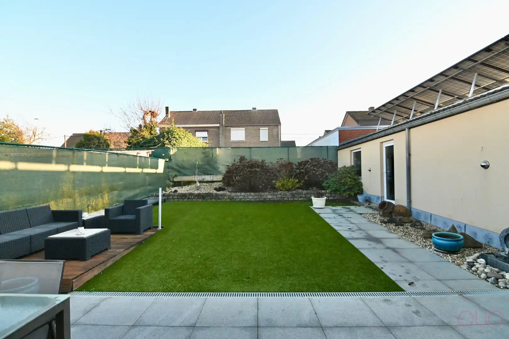 Instapklare halfopen bebouwing met drie slaapkamers, voorzien van alle moderne uitrustingen foto 24