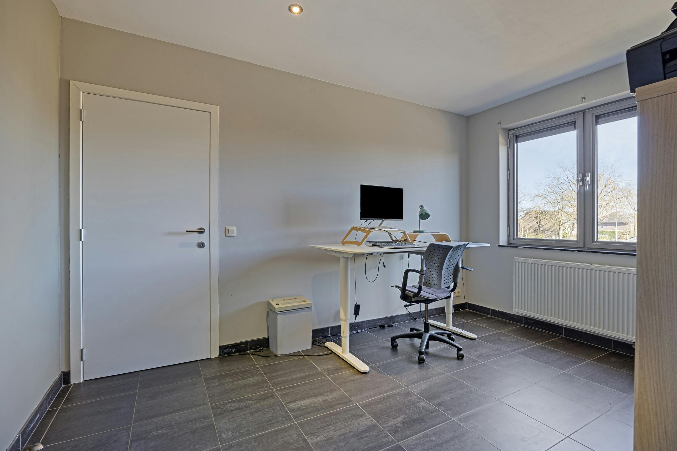 Appartement met groot terras te koop in Maasmechelen foto 13