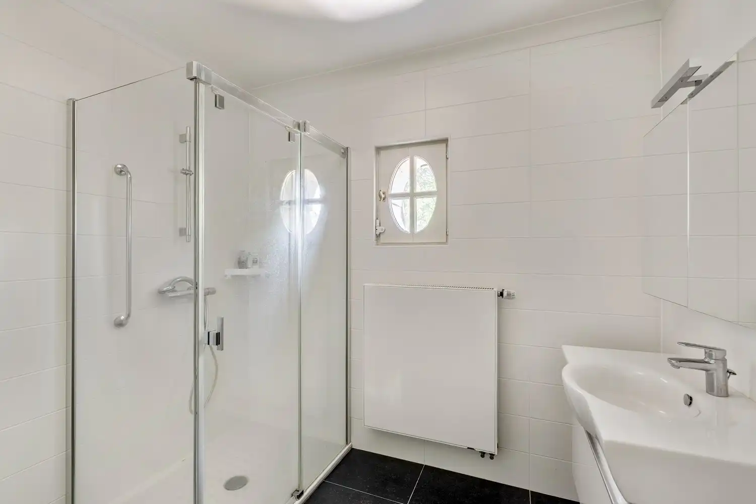 Uitzonderlijke villa met prachtig zuidgericht bouwperceel in residentieel Linden foto 12