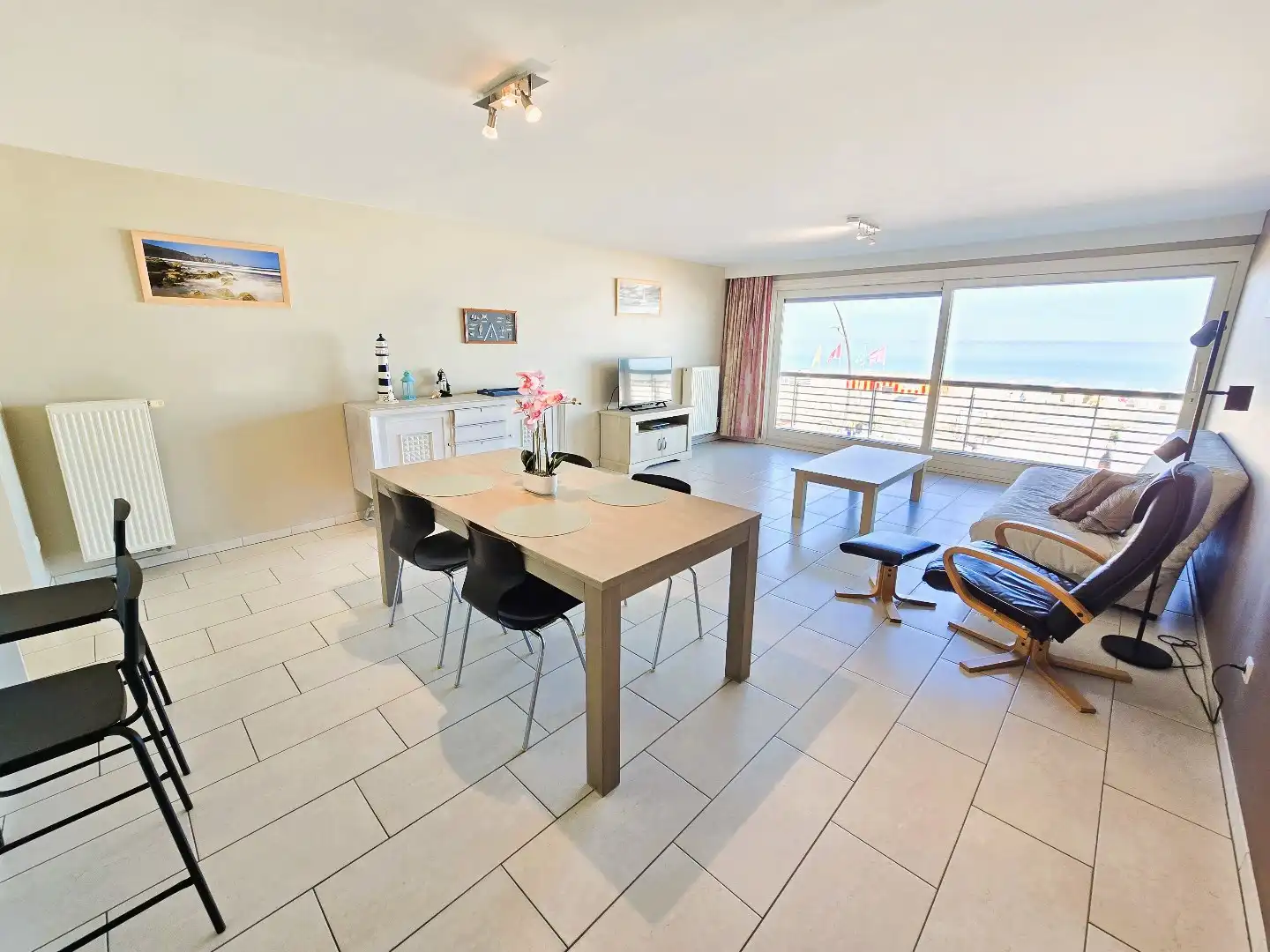 Appartement met 3 slpks en frontaal zeezicht foto {{pictureIndex}}