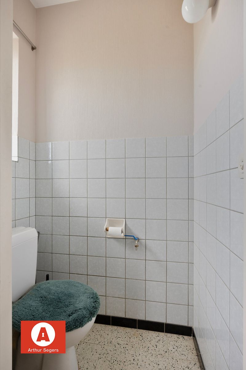 Te renoveren bungalow op rustige locatie foto 3