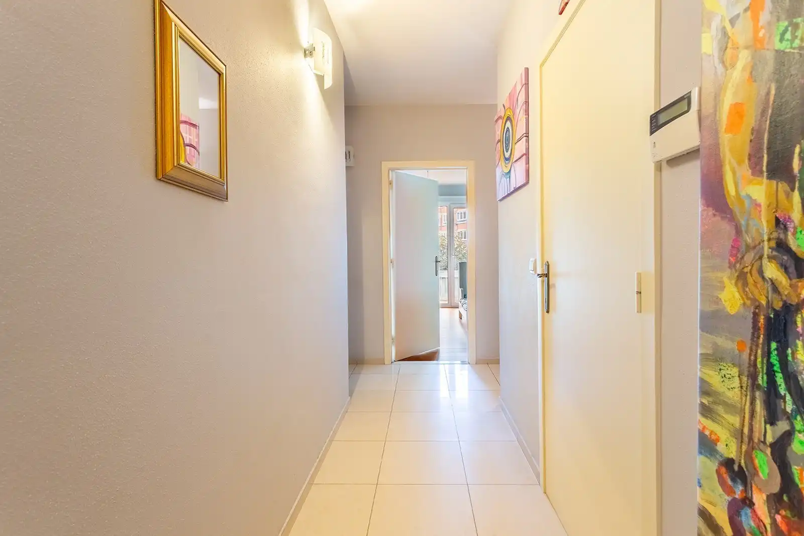 Uiterst ruim vierslaapkamer appartement tussen het Stadspark en de Theaterbuurt!  foto 17