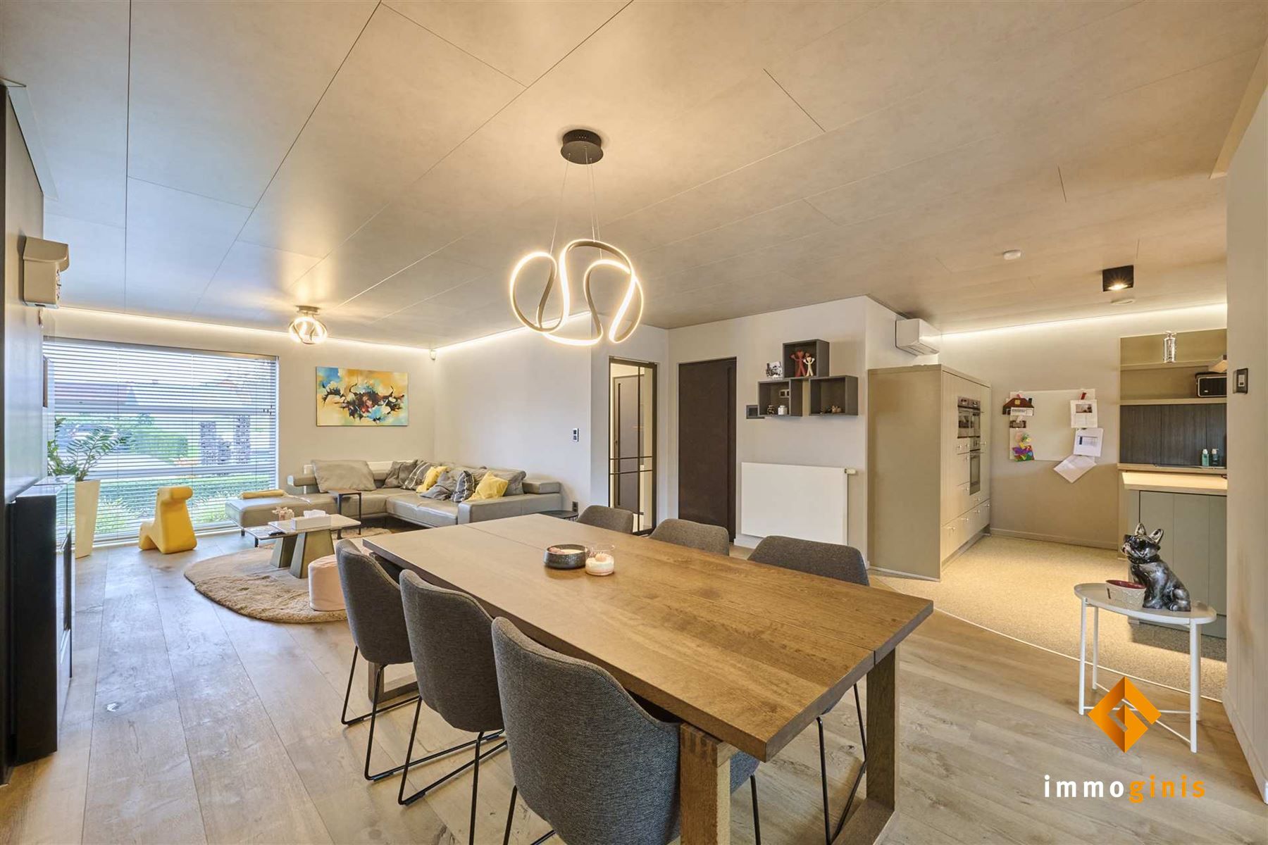 Recente, moderne woning met 3 à 4 slaapkamers en zwembad op perceel van 5a01ca, in een doodlopende straat. foto 5