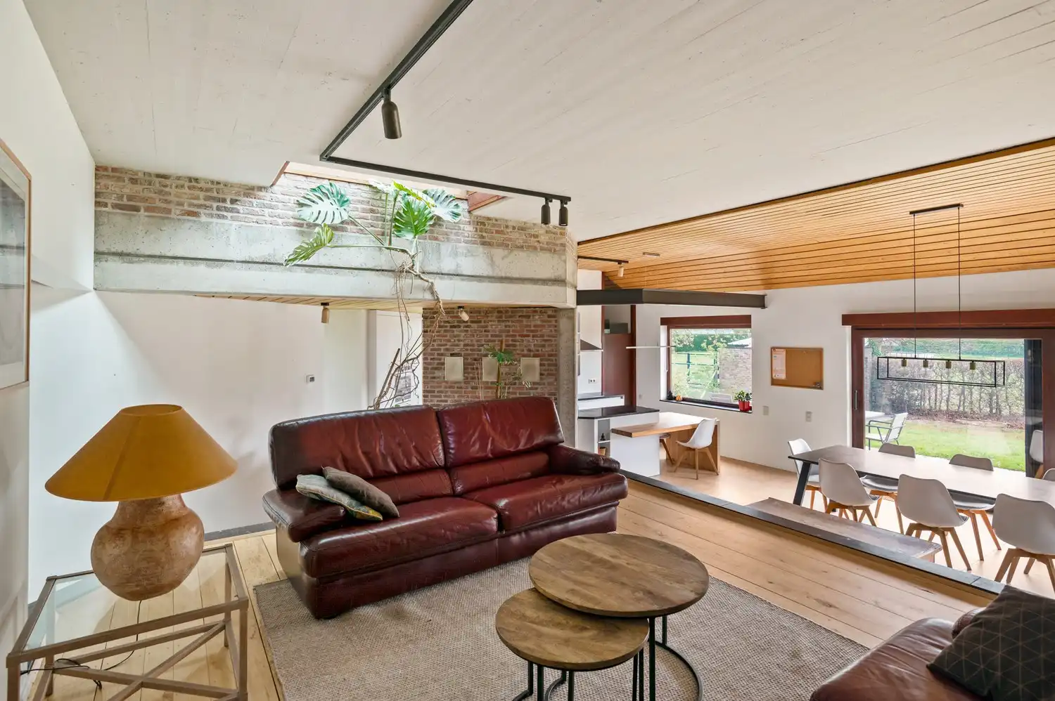 Open bebouwing met 4 slaapkamers, 2 badkamers en tuin in Borsbeek! foto 19