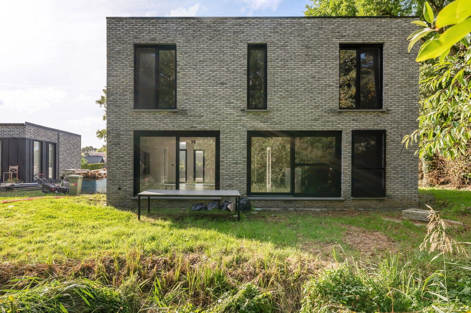 Nieuwe, energiezuinige open bebouwing in doodlopende straat. foto 7