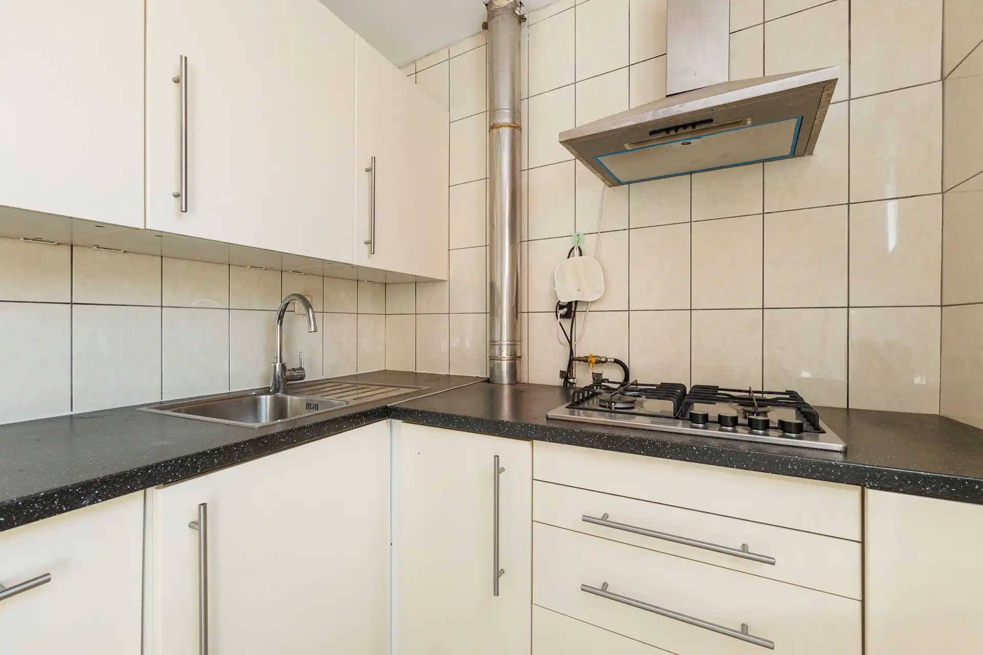 Te renoveren bel-etage met garage en dakterras foto 10