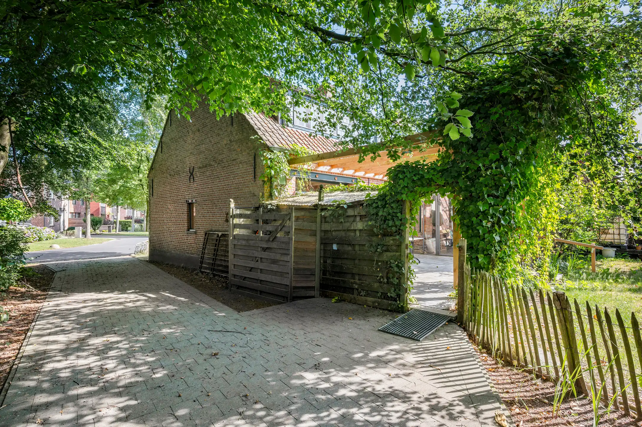 Karaktervolle woning op een toplocatie met diepe tuin en garage in een doodlopende straat nabij het centrum van Heide foto 33