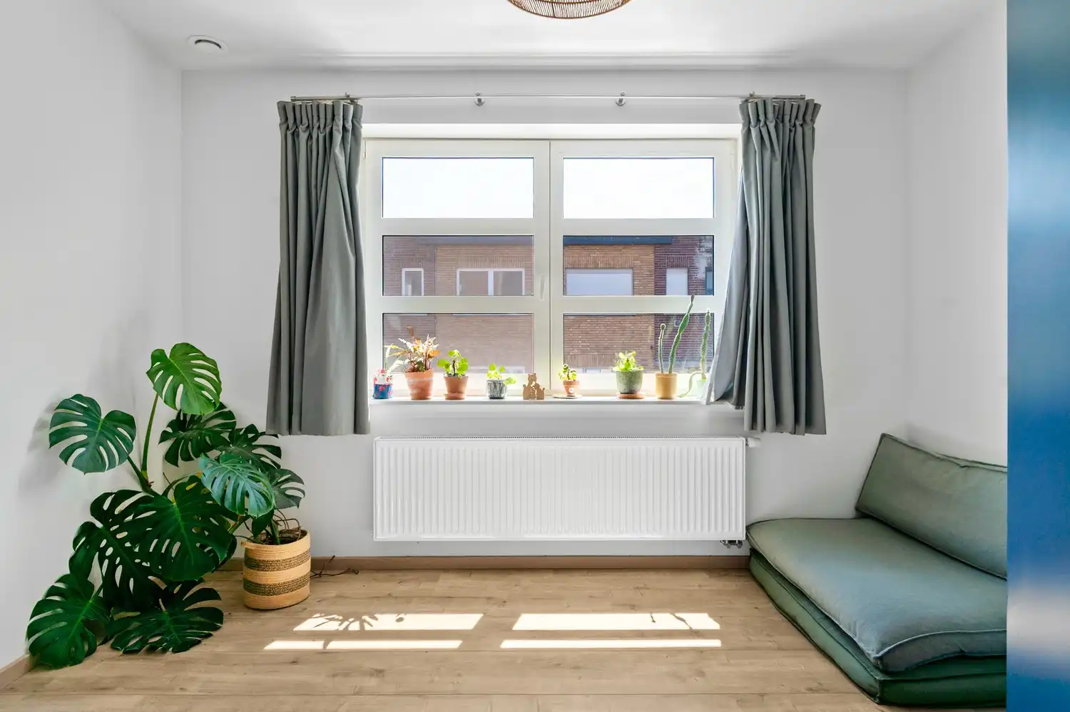 Rijwoning met 3 slpkrs en prachtige tuin foto 10