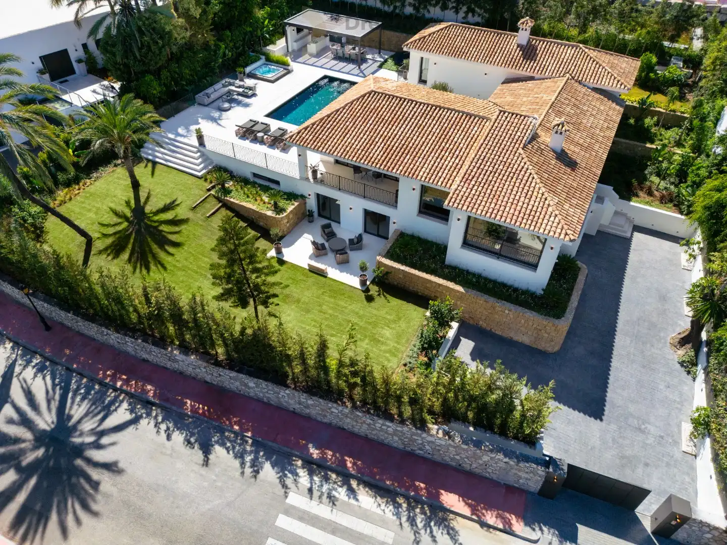 Villa Los Limoneros - modern villa in Nueva Andalucia, Marbella. foto 45