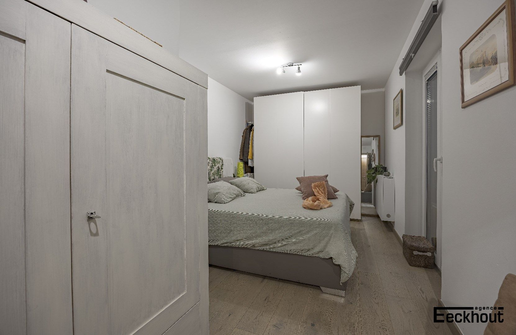 Modern centraal gelegen appartement met groen zicht op het Leopoldpark. foto 11