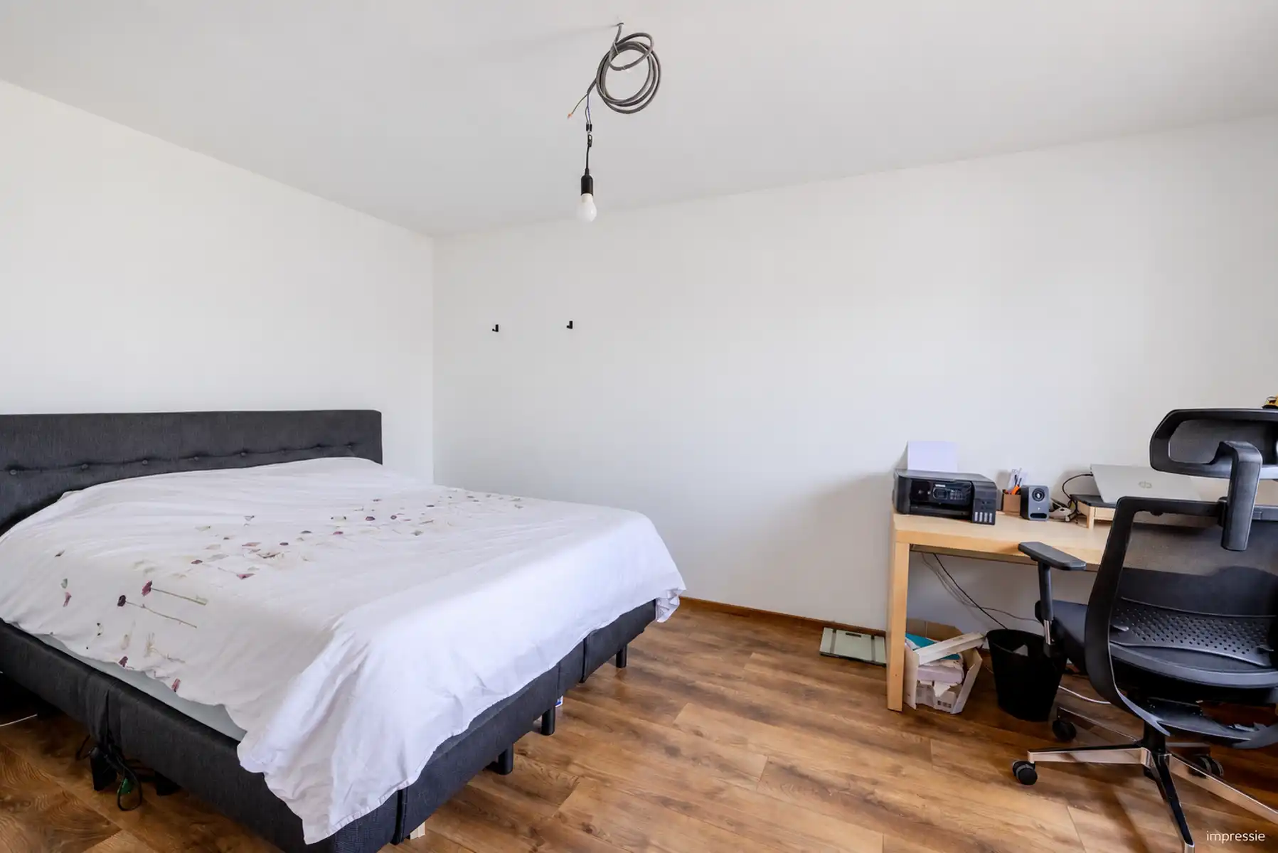 Gerenoveerde woning met tuin via servitude bereikbaar met 3 slpks foto 11