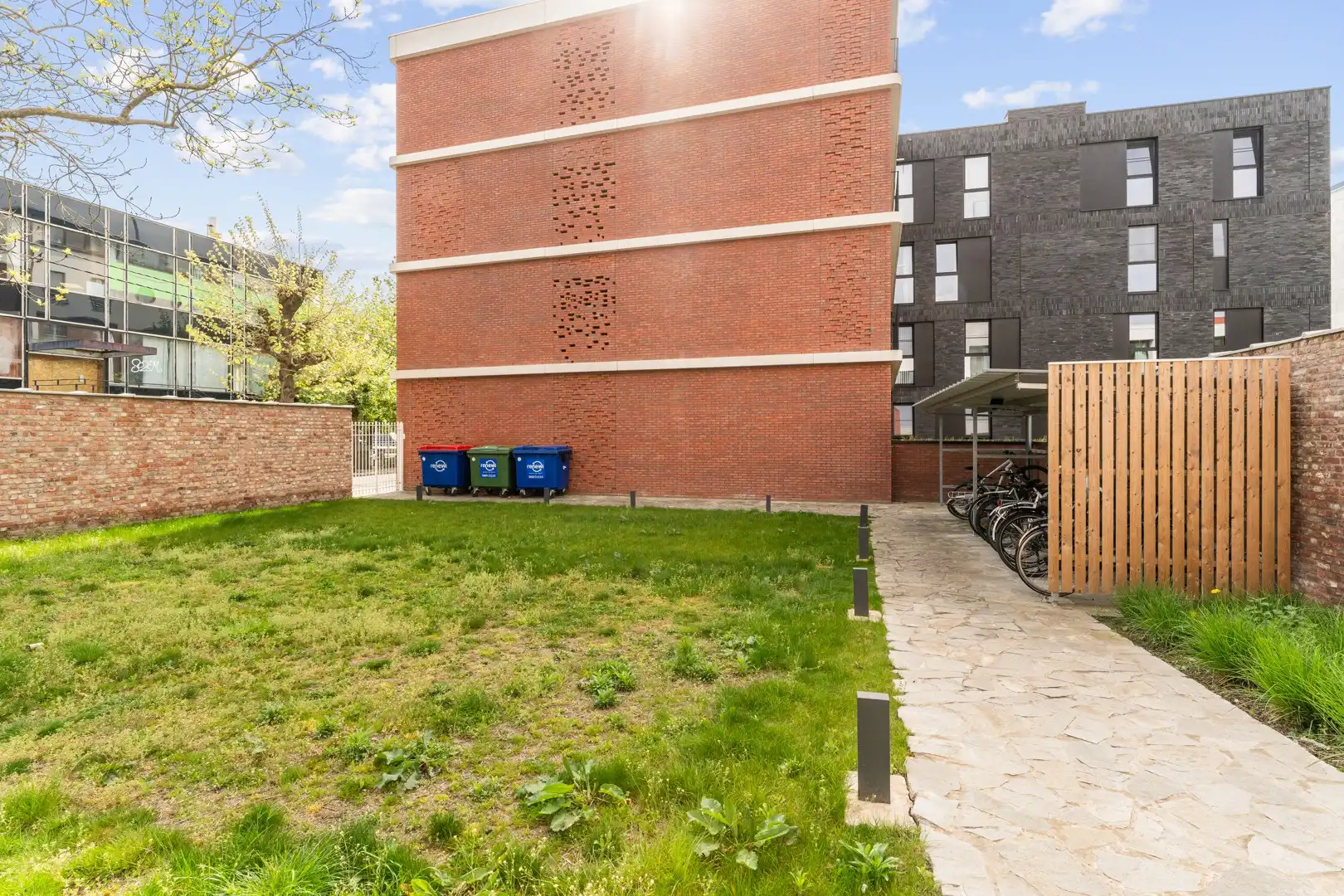 Studentenstudio in een prachtig gerestaureerde Villa! foto 4