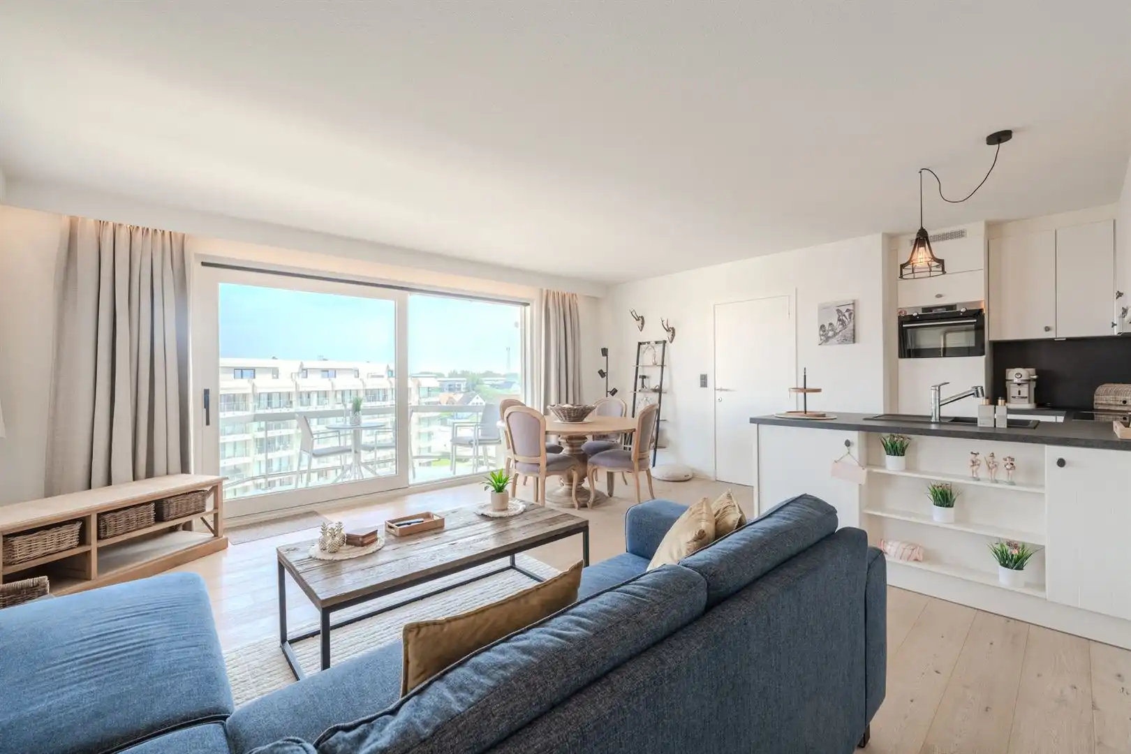 Uniek afgewerkt appartement zongericht in perfecte staat foto 14
