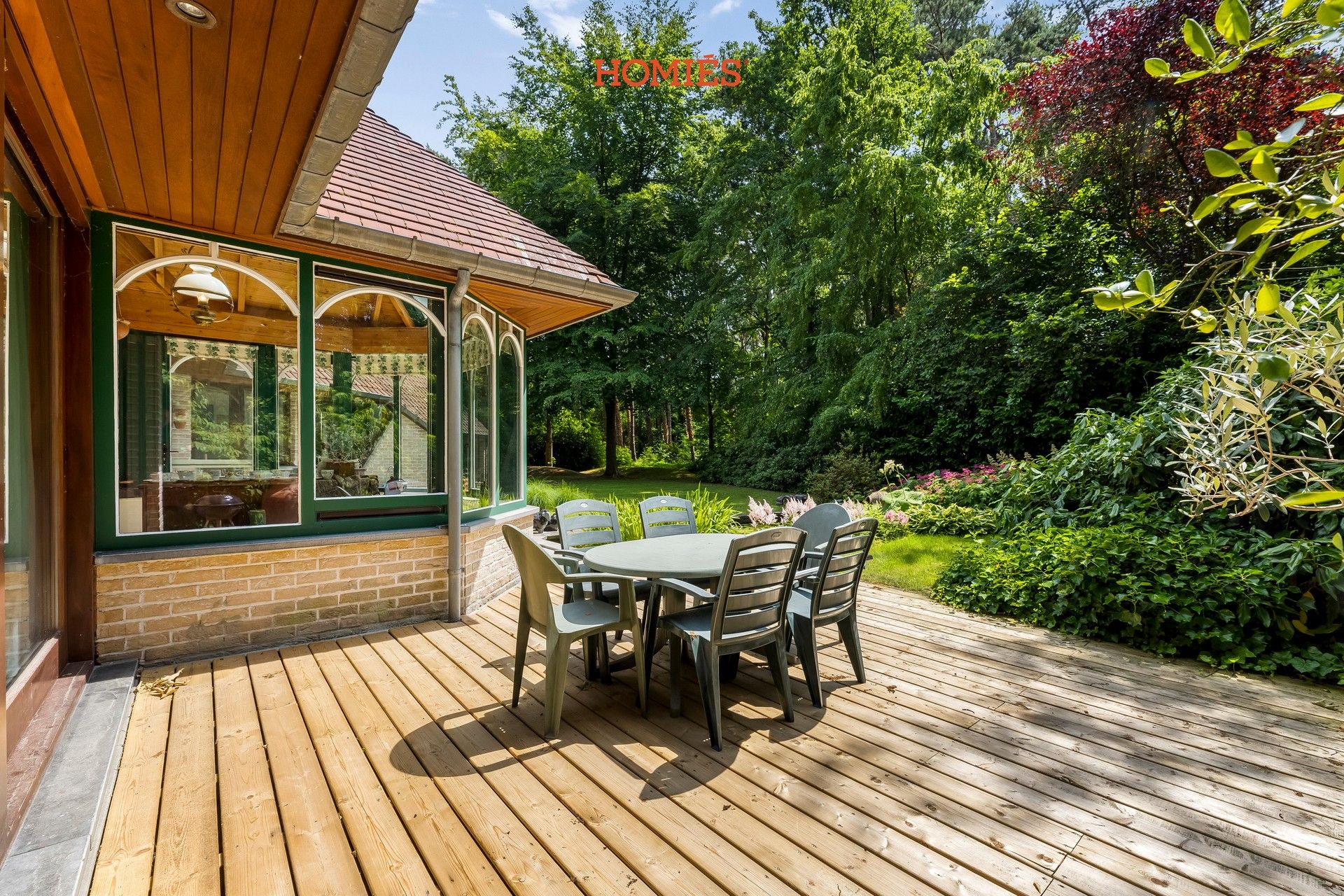 Instapklare villa op een ruim perceel foto 8