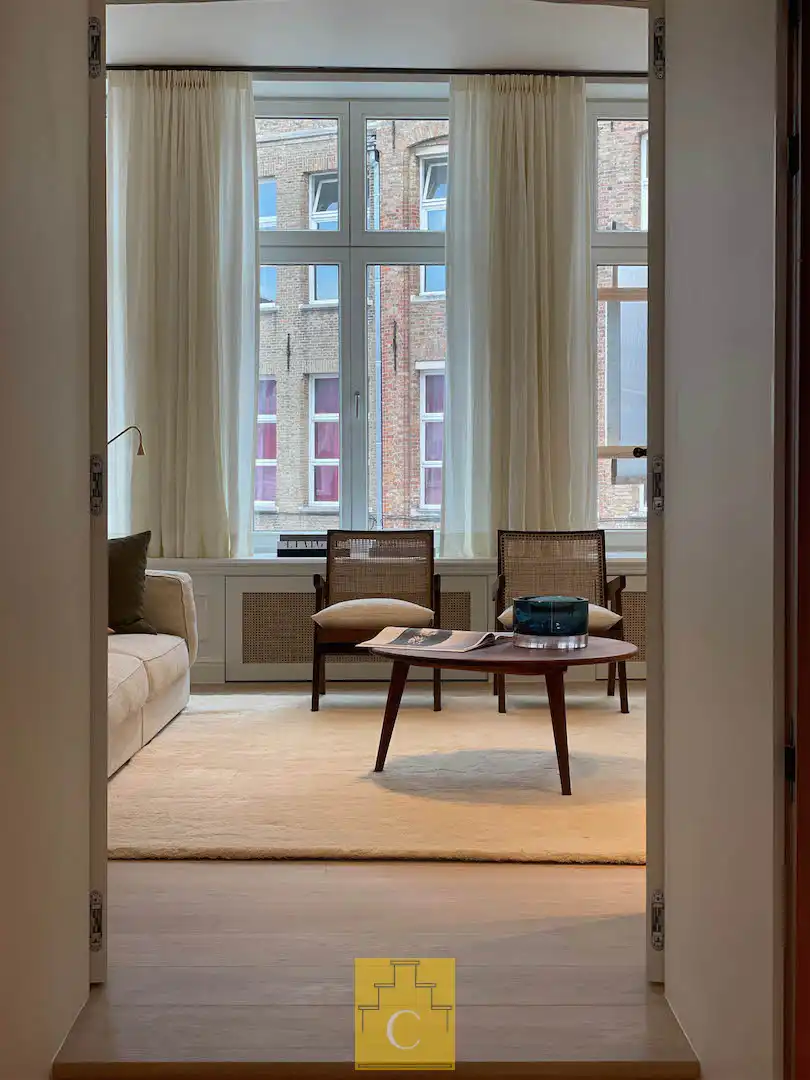 pas gerenoveerd diephuis op iconisch stadsplein, een meesterwerk van historiek en hedendaagse luxe foto 8