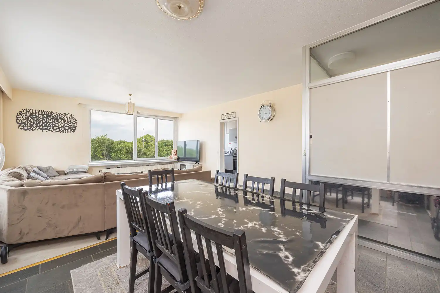 Ruim hoekappartement (3 SLK + terras) met enorm potentieel en groen zicht aan het Rivierenhof te Deurne-Zuid foto 5