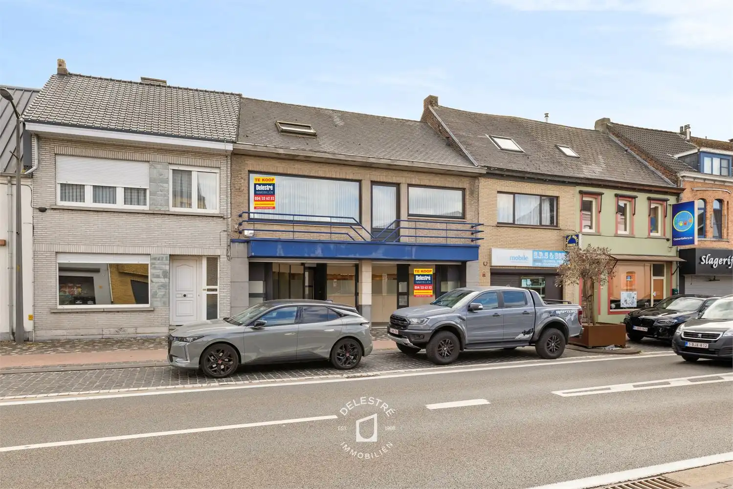 SOLIDE (HANDELS)WONING MET GARAGE BRUSSELBAAN foto 2