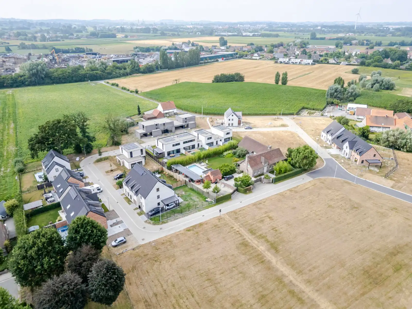 Moderne, gesloten woning in Deerlijk foto 3