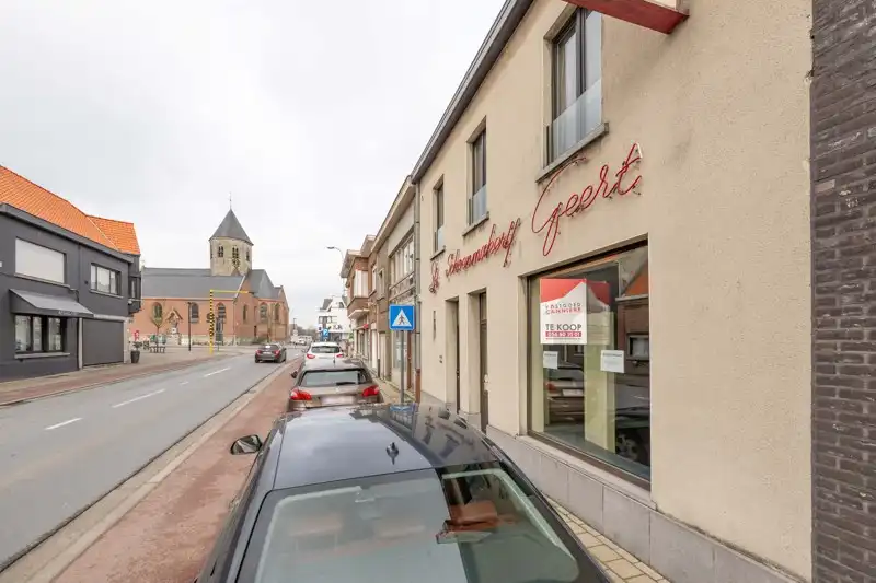 Commerciële ruimte / kantoorruimte in het centrum van Sint-Eloois-Vijve! foto 11