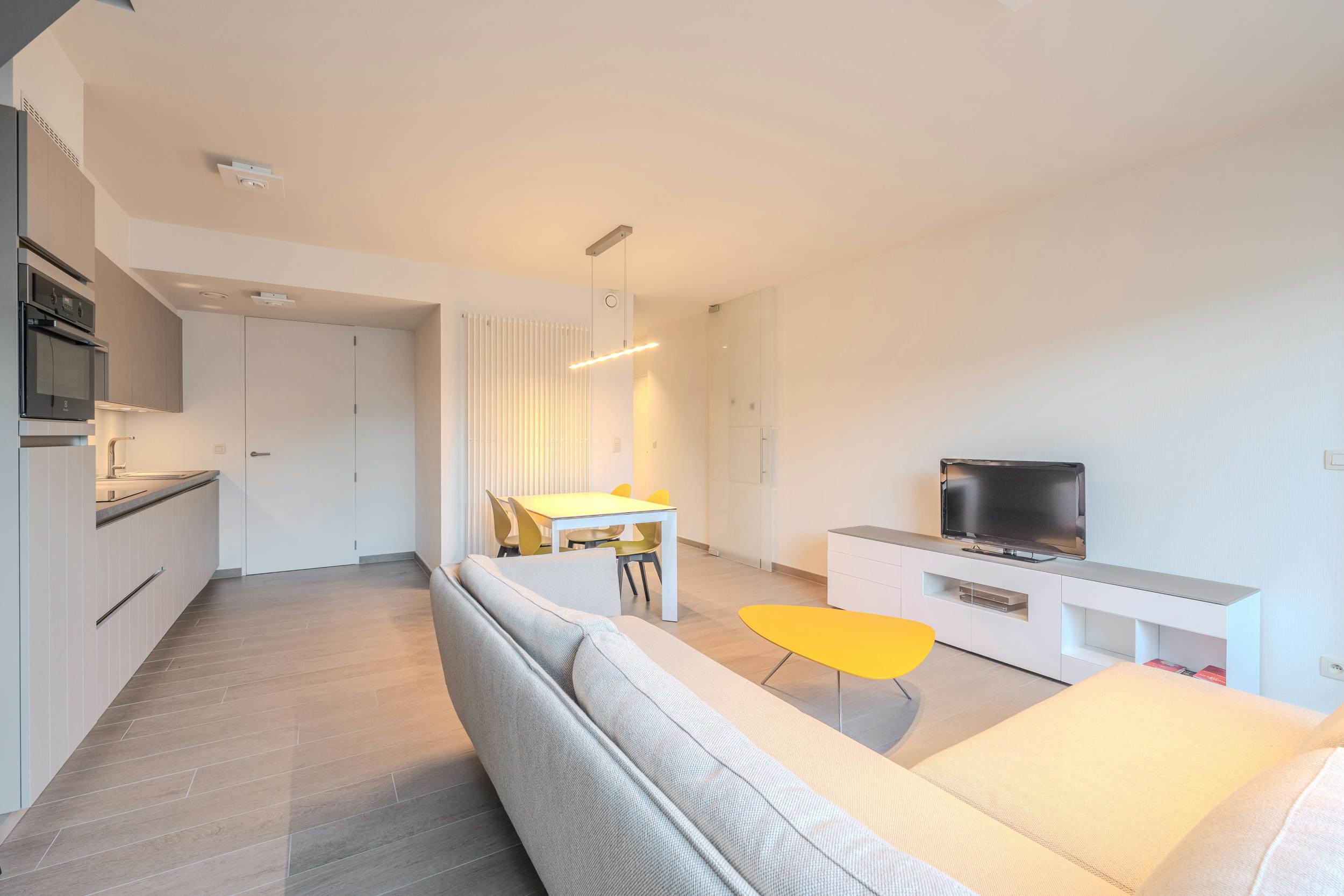 Recent twee slaapkamer appartement op absolute topligging! foto 13