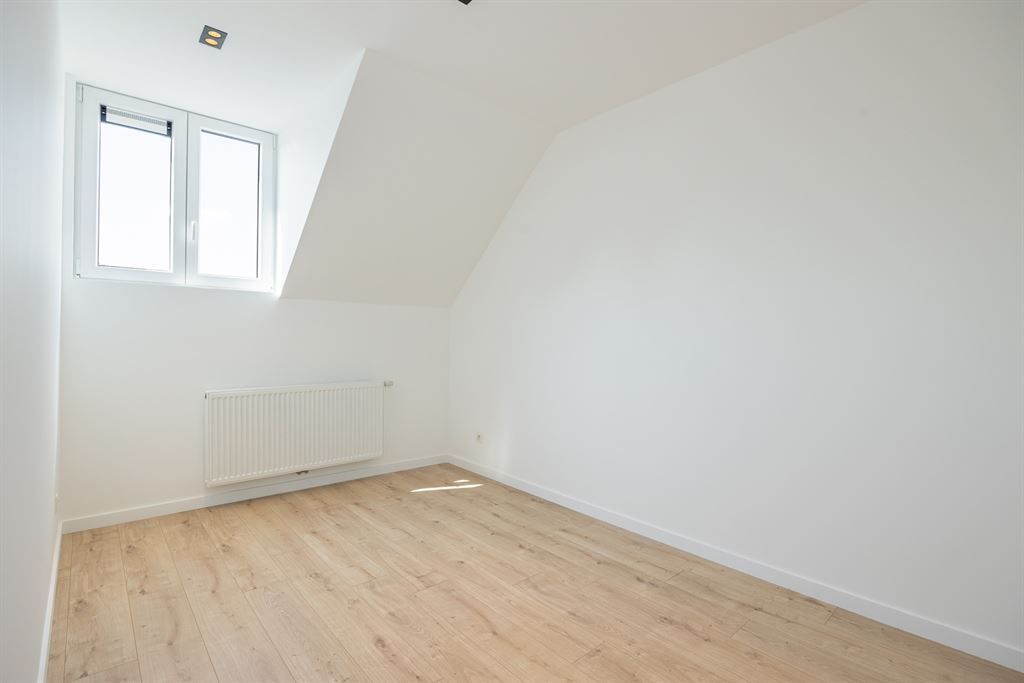 Prachtig gerenoveerde, lichtrijke woning foto 18