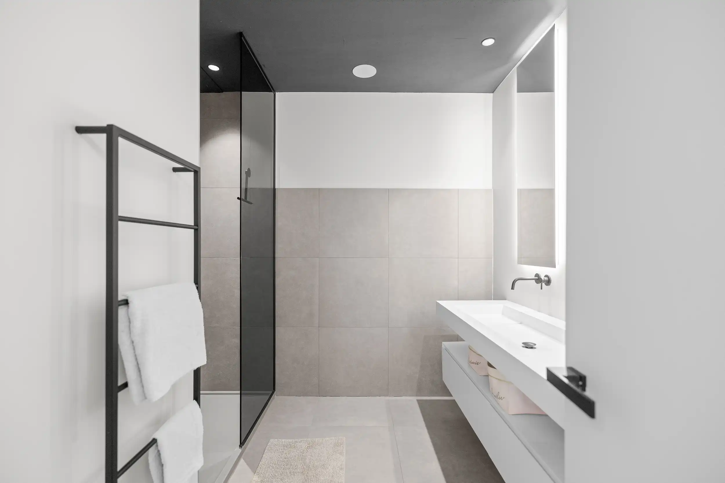 Designvilla in residentiële, doodlopende, woonwijk foto 21