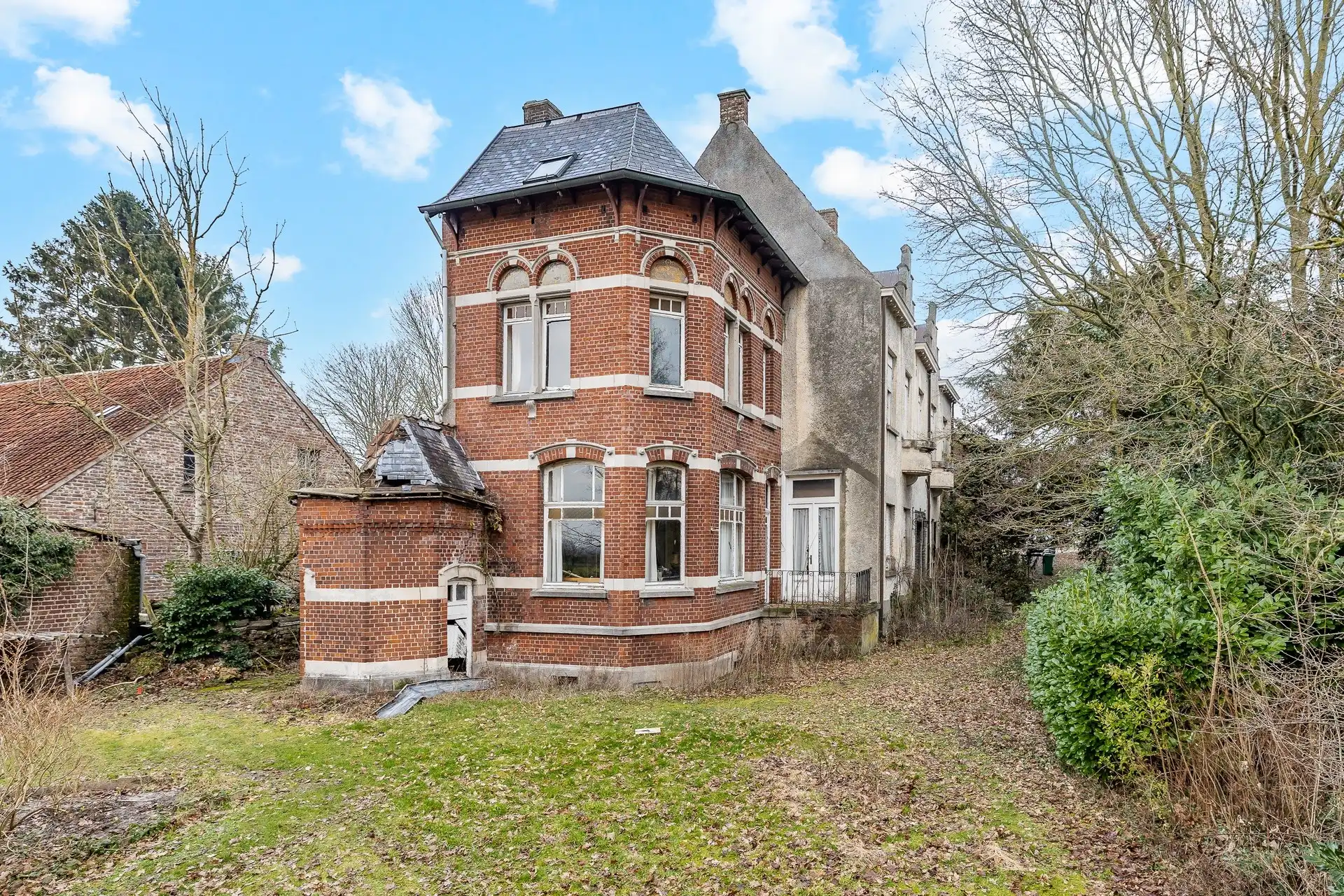 Uniek renovatieproject met authentieke ziel en ruime woonoppervlakte foto 2